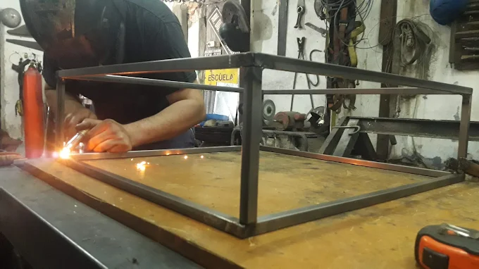 Vikingos Herrería | Rejas, Portones, Muebles Metálicos