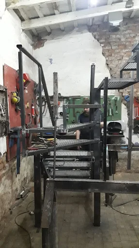 Vikingos Herrería | Rejas, Portones, Muebles Metálicos