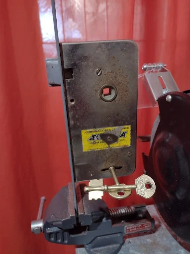 Cerrajería L&M | Cerrajero para Hogar y Vehículo