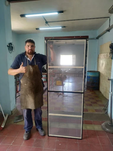 Herrería Hiram | Portones, Muebles Industriales y Asadores