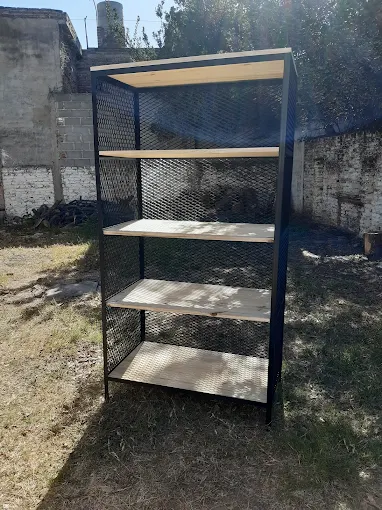 Herrería Hiram | Portones, Muebles Industriales y Asadores