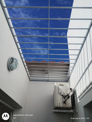 Herrería Leo | Fabricación  Escaleras Metálicas, Portones