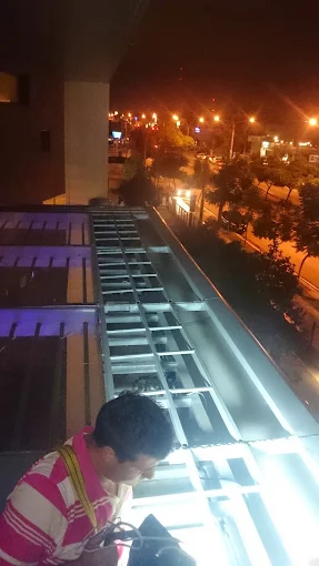 Vidriería Mattio Servicios |  Vidrio y Puertas Templadas