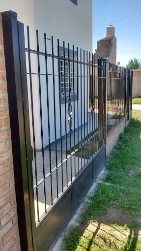 Herrería Actual | Muebles Personalizados de Hierro y Madera