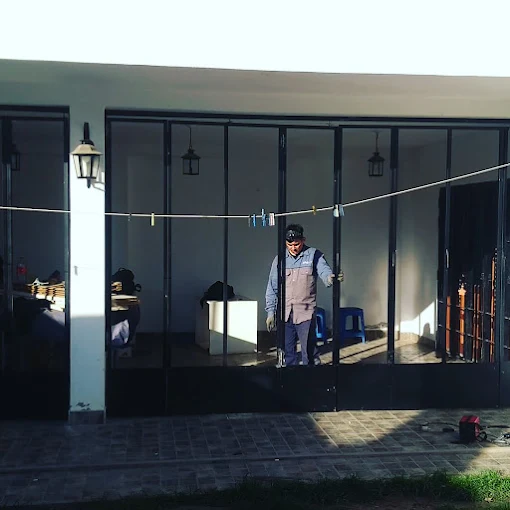 Herrería Córdoba | Parrillas, Rejas, Muebles Metálicos