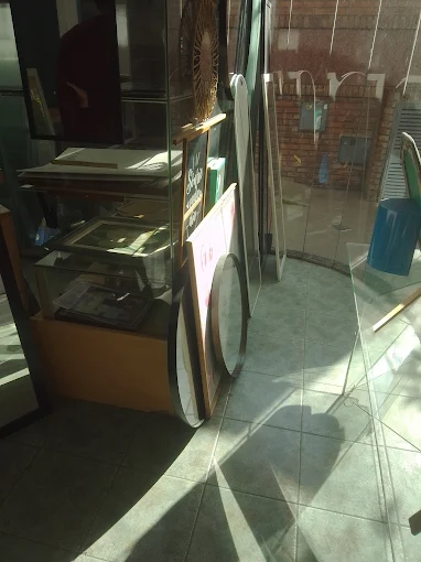 Vidriería Mattio Servicios |  Vidrio y Puertas Templadas