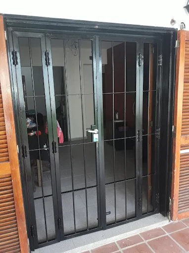 Herrería D&E | Estructuras, Portones, Rejas y Techos