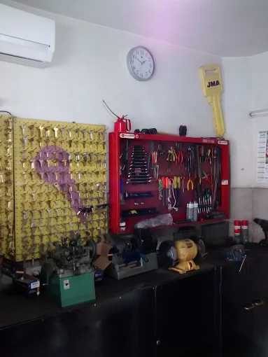 Cerrajería Multigliengo | Soluciones Técnicas para Hogar y Vehículos