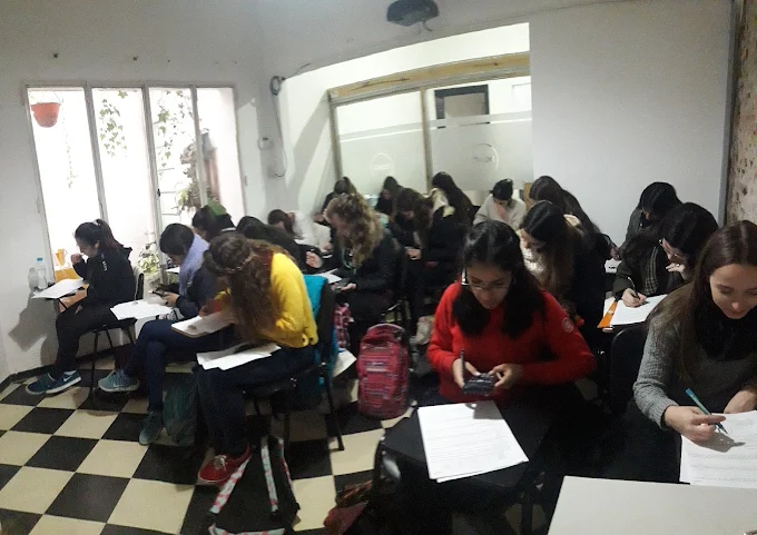 Centro de Apoyo Universitario | Futuros Nutricionistas en Córdoba