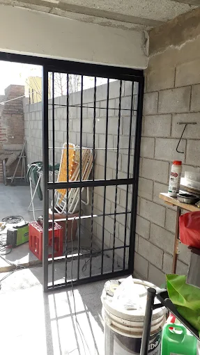 Herrería en Córdoba | Rejas, Portones, Escaleras y Parrillas a Medida con Materiales Resistentes