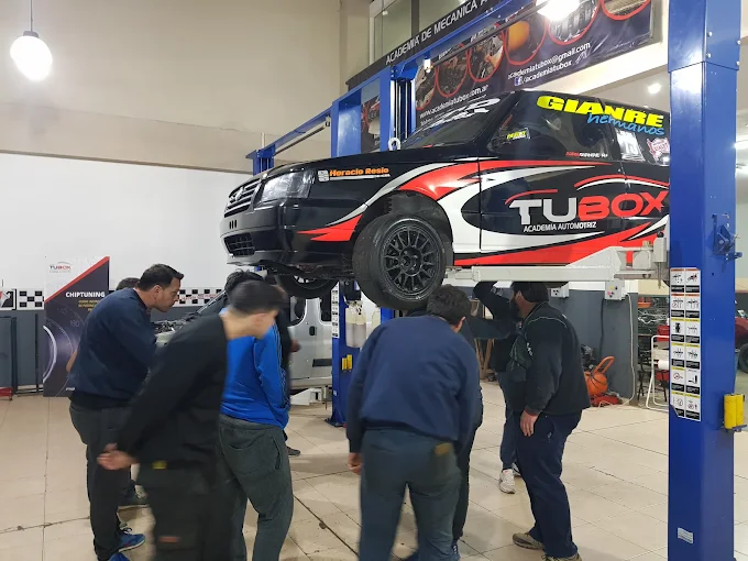 Academia TuBox | Escuela Automotriz en Córdoba