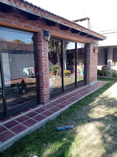 Mosconi Hnos | vidrios Cerramientos de Aluminio