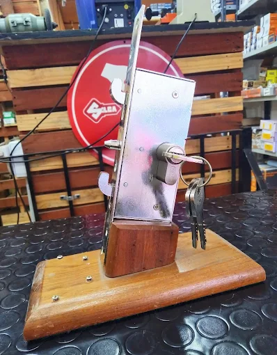 La Cerrajería | Copias de Llaves y Servicios a Domicilio en Córdoba