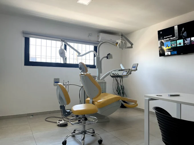 Ríe Consultorio Odontológico | Implantes y Ortodoncia para Adultos y Niños