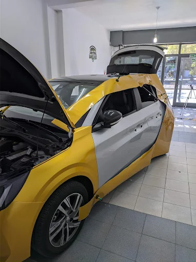 Miox Gráfica | Ploteos Publicitarios y Personalización de Vehículos