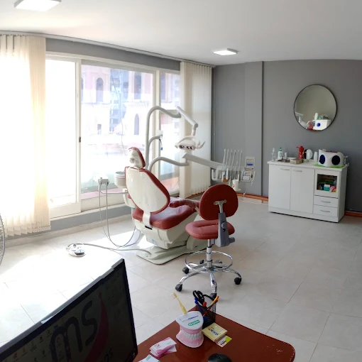 Modernas Sonrisas | Odontología y Estética con Equipo de Profesionales