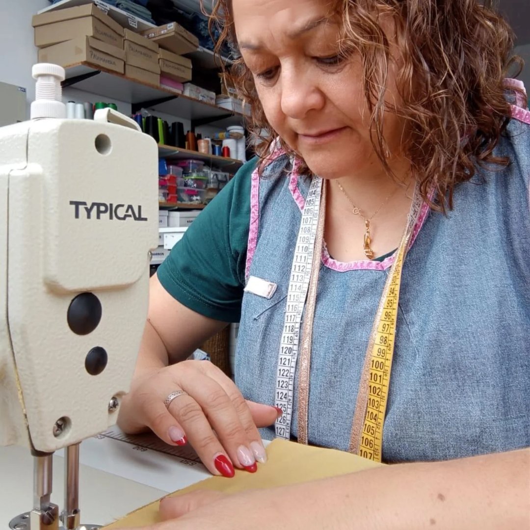 Emilia Lucena Modista | Diseño, Confección y Arreglos de Alta Costura