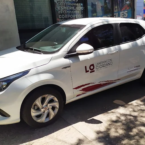 Plott Grafica | Cartelería Comercial, Vinilos Personalizados y Rotulación Profesional