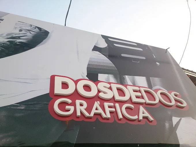 DOSDEDOS Gráfica | Comunicación Visual Corporativa, Diseño, Producción y Aplicación de Gráfica para Marcas, Agencias e Industrias