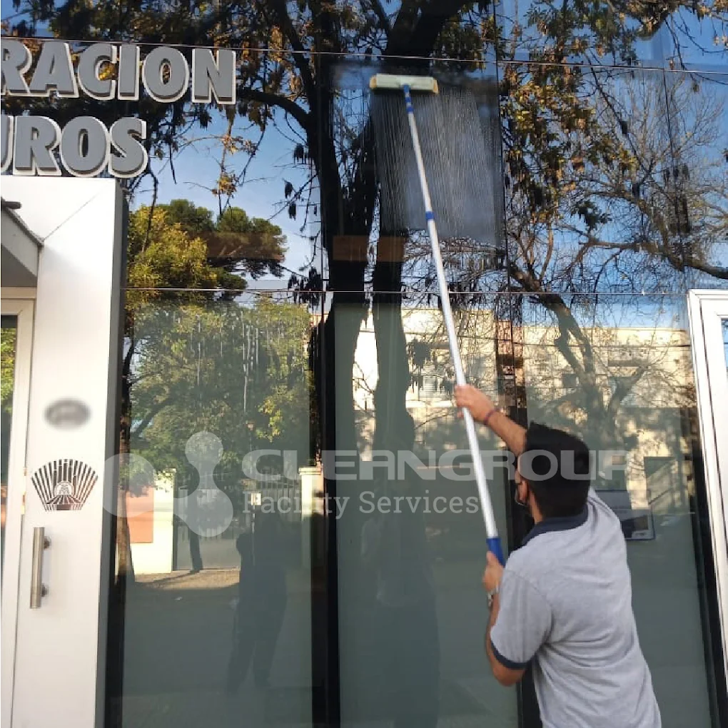 Cleangroup SRL| Limpieza, Mantenimiento Edilicio, Gestión de Residuos y Espacios Verdes