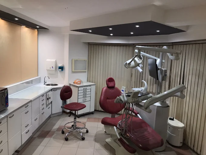 Centro Odontológico Martínez y Asociados | Cirugía, Prótesis, Ortodoncia, Estética Dental