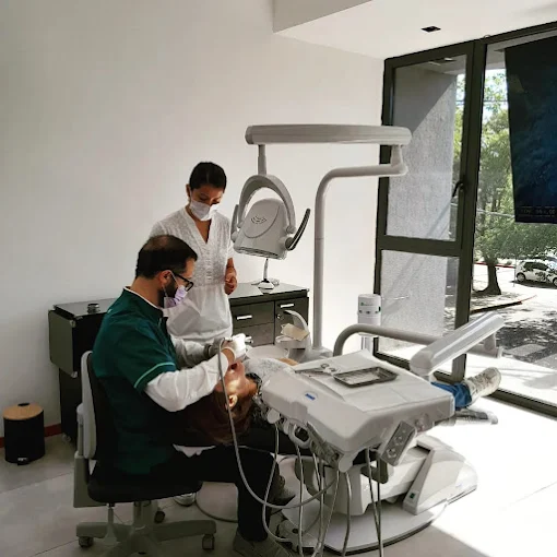 Odontología Juan Peralta | Clínica Dental Láser, Implantes, Prótesis y Coronas