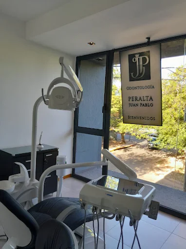 Odontología Juan Peralta | Clínica Dental Láser, Implantes, Prótesis y Coronas