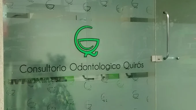 Consultorio Odontológico Quirós | Implantes, Blanqueamientos, Bruxismo