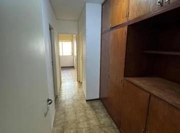 Departamento en Venta de 2 Dormitorios con Cochera, 80 m², 2 Baños