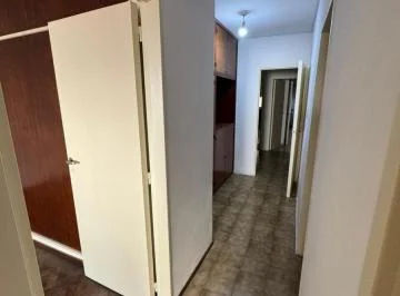 Departamento en Venta de 2 Dormitorios con Cochera, 80 m², 2 Baños