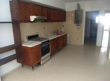 Departamento en Venta de 2 Dormitorios con Cochera, 80 m², 2 Baños