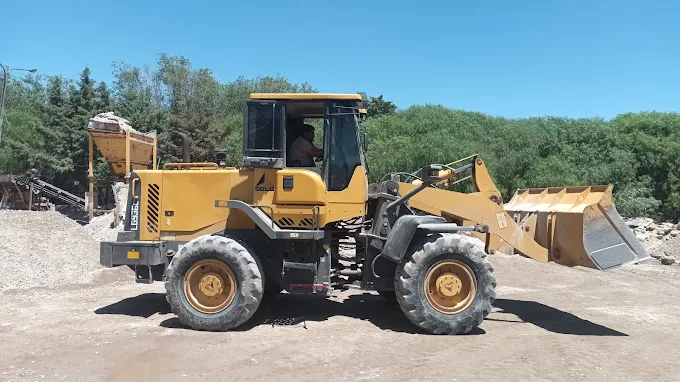Maquinarias Córdoba | Alquiler de Maquinaria Pesada, Camiones de Carga, Movimiento de Suelos y Demoliciones