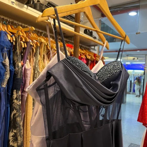 Ana Crist | Alquiler de Vestidos, Zapatos y Accesorios de Fiesta en Córdoba