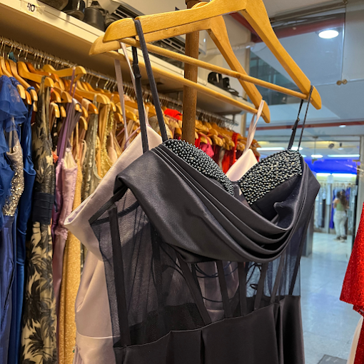 Ana Crist | Alquiler de Vestidos, Zapatos y Accesorios de Fiesta en Córdoba