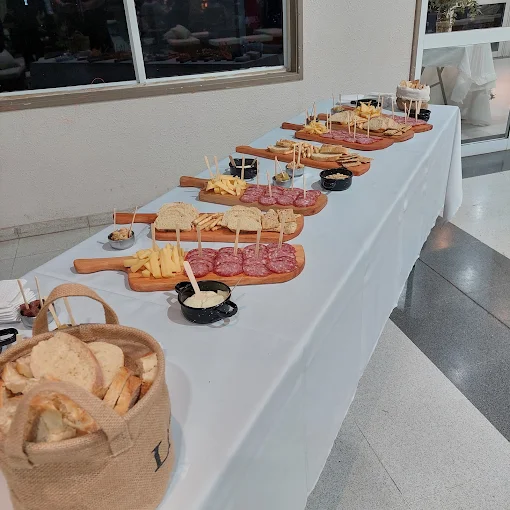 Cletto Catering | Pizza Party, Asados, Sándwiches Gourmet, Picadas y Boxes para Regalo