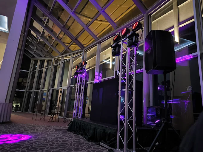 F.H Sonido e Iluminación | DJ, Sonido, Iluminación y Pantalla Gigante/Video para Eventos y Fiestas en Córdoba