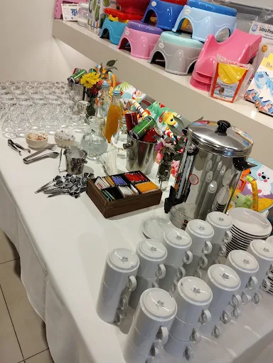 Peretti Catering | Catering, Alquiler de Vajilla, Mantelería, Mesas/Sillas, Juegos de Living y Proyector/Pantalla