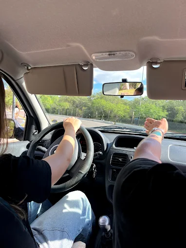 Praga Escuela de Conductores | Escuela de Manejo con Instructores Pacientes y Vehículos Seguros