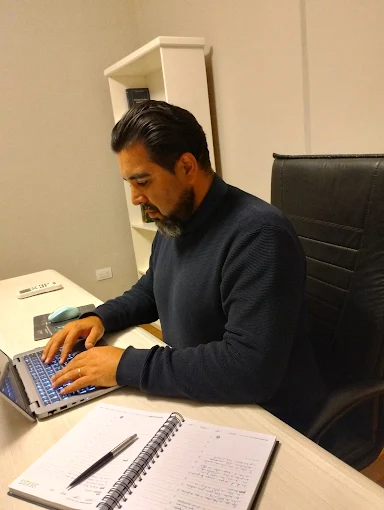 Rodrigo Martínez | Abogado de Familia Especializado en Divorcios, Alimentos, Sucesiones