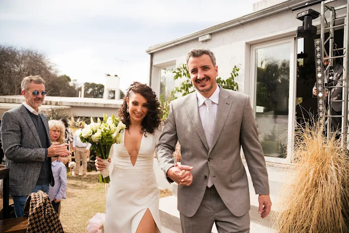 Carolina Góngora | Fotógrafa Emocional de Bodas, con Sensibilidad, Técnica y Estética