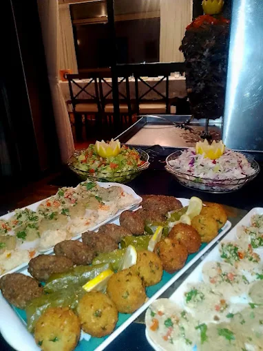 Shawarma Farid Eventos | Catering con Shawarma, Picadas, Empanadas, Dulces, Cafeomancia y Show de Odaliscas