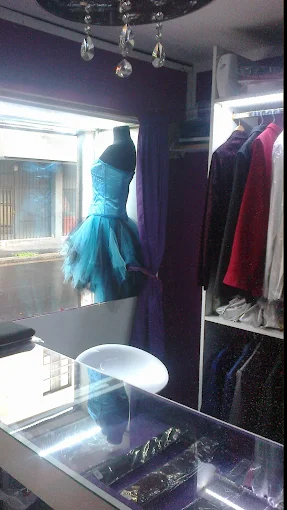 MONACO | Alquiler de Trajes, Vestidos y Accesorios para Hombres, Mujeres, Adolescentes y Niños