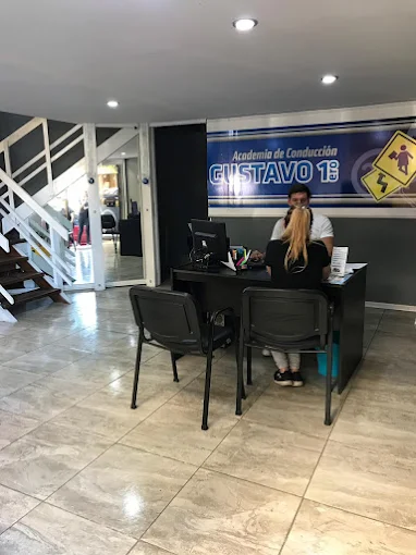 Academia de Conducción Gustavo 1º | Más de 20 Años de Experiencia, Paciencia y Respeto para que Aprendas a Conducir