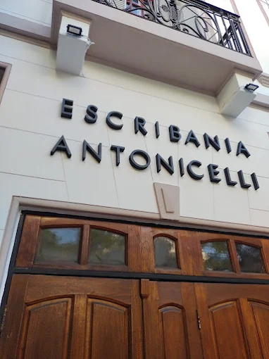 Escribanía Antonicelli | Notaria Lucía Antonicelli con Gran Experiencia en la Práctica Notarial