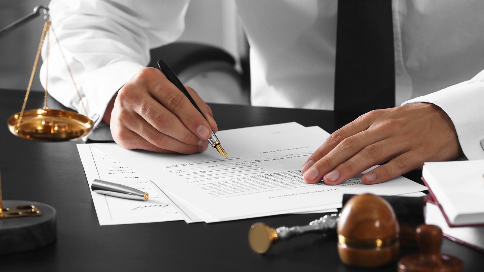 Escribanía Pinzani | Escribanía con Equipo de Escribanos y Abogados