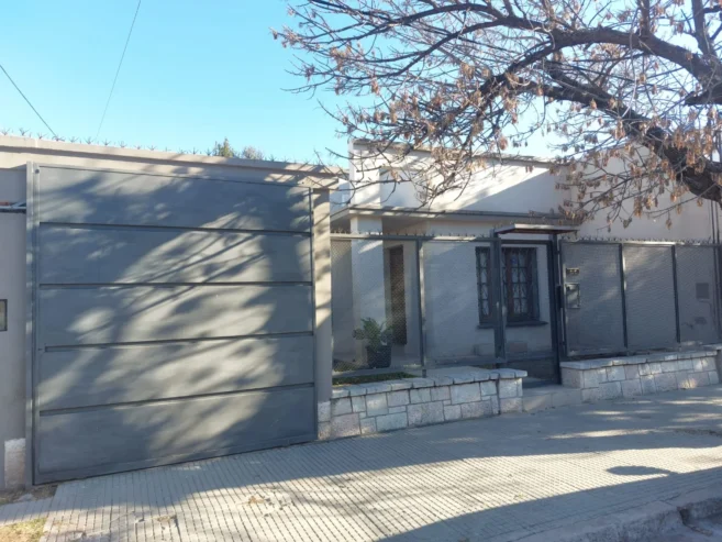 Casa en Venta de 3 Dormitorios  Barrio Paso de los Andes