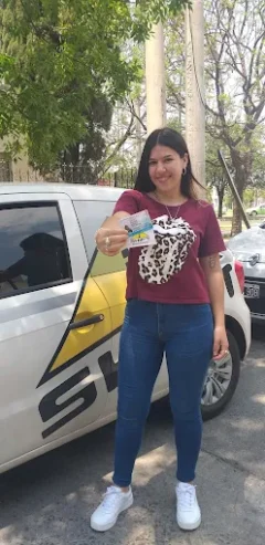 SHIFT Escuela de Manejo | Clases de Manejo con Confianza, Clases Prácticas, Teoría Clara