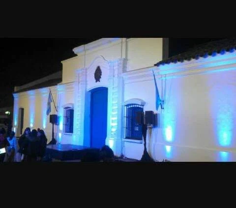 VALENTINO EVENTOS | Alquiler de Vajilla, Muebles y Decoración para Fiestas y Eventos en Córdoba