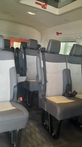 Combi Bus | Traslados de Personas en Combis con Chófer – Transporte Privado