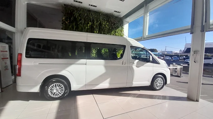 Combis y Mini Buses | Transporte Privado para Viajes Empresariales, Turísticos, Eventos, Excursiones